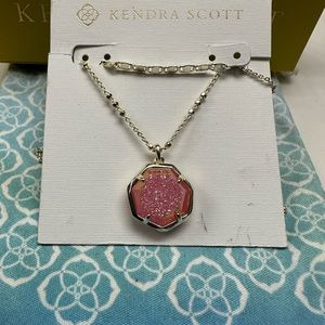 Kendra Scott Coral Drusy Gold double strand necklace- RARE!!!